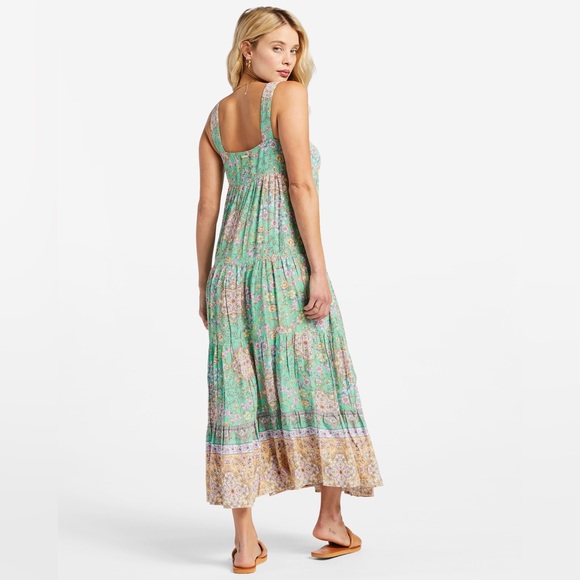 Billabong 𑁍 Boho Floral Tiered Dress - Picture 11 of 12